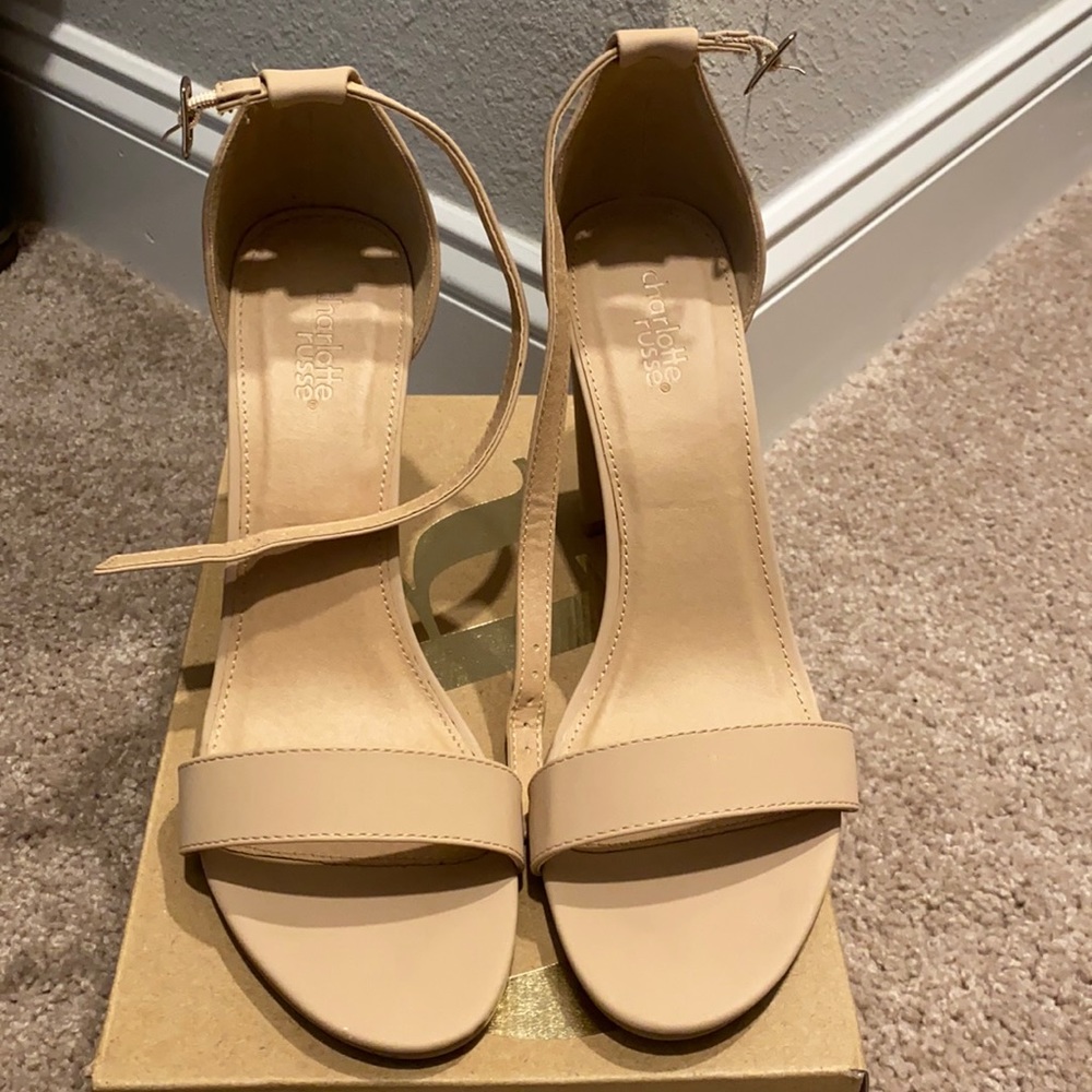 NEVER WORN nude chunky heel.